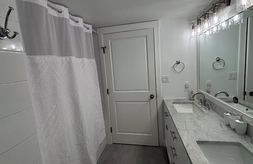Salt Lake Mountain Resorts Condo | Gorgeous fully renovated 2br/2b condo ski in/out in Solitude