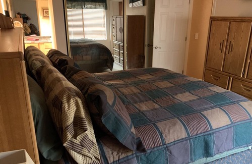 Payson Cabin | Gorgeous getaway in Payson - Right in town, Hike, Bike, Relax, Enjoy wildlife!