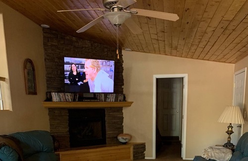 Payson Cabin | Gorgeous getaway in Payson - Right in town, Hike, Bike, Relax, Enjoy wildlife!