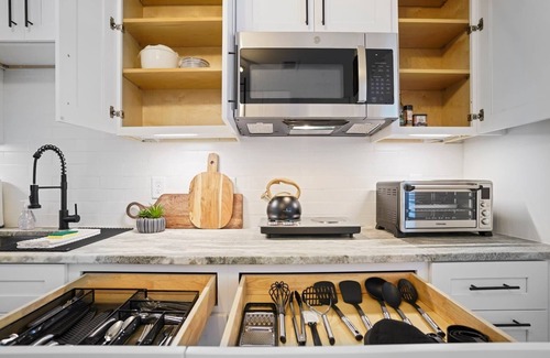 East Side Apartment | Gorgeous Getaway | Renovated Luxury in Great Area