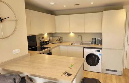 Everton Apartment | Gorgeous GF Apt, Sleeps 6, Wi-Fi