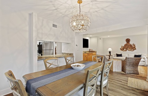 West Beach Village Condo | Gorgeous Golf Townhome in West Beach Kiawah!