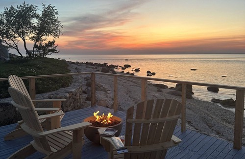 Greenport House | Gorgeous Greenport Beach House right on the Sound! Breathtaking views