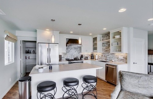 Central Mission Beach Condo | Gorgeous Ground Floor Bayfront