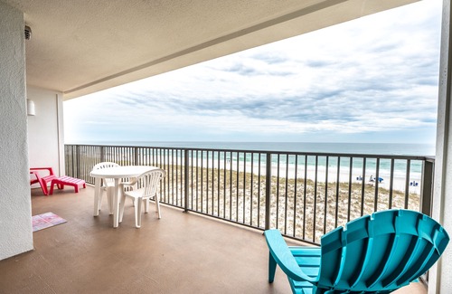 Navarre Beach Condo | Gorgeous Gulf Front Beach Oasis - Emerald Surf #302