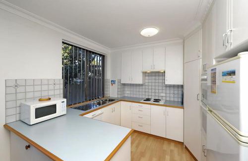 Soldiers Point Apartment | Gorgeous Harbourside