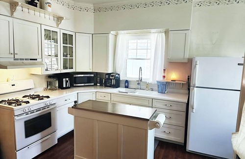 Southeast Omaha House | Gorgeous Historic Victorian Home!