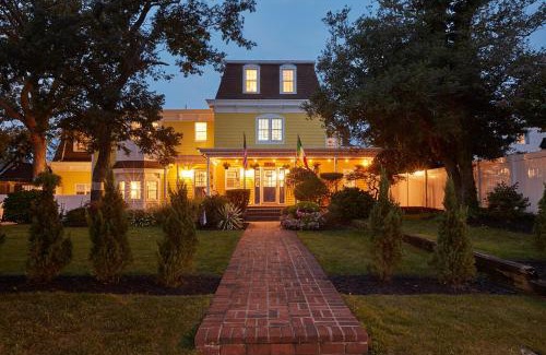 Wildwood House | Gorgeous historic Victorian with 8 bedroom/4 baths