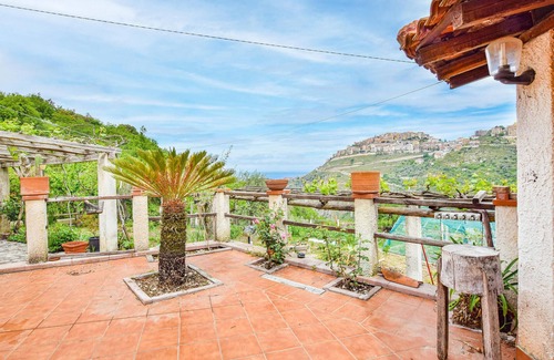 San Marco d'Alunzio House | Gorgeous home in San Marco D'Alunzio