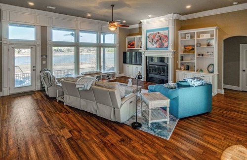 Hot Springs Village House | Gorgeous Home on Lake Maria