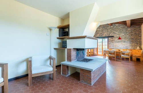 Villa Collemandina House | Gorgeous home in Villa Collemandina