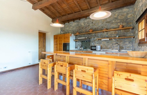 Villa Collemandina House | Gorgeous home in Villa Collemandina