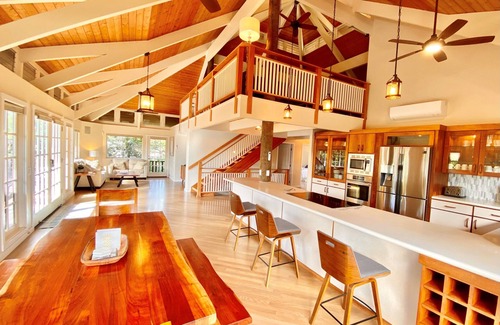 Halama Street House | Gorgeous Home Across from Beach - 5 BR + Opt. Cottage/4 Bath/AC
