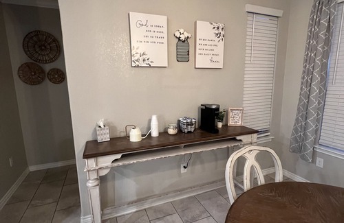 San Antonio House | Gorgeous Home centrally located and by Sea world , Six Flags and Downtown.