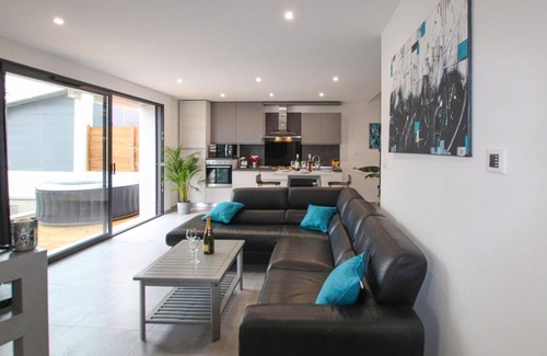 Salon-de-Provence House | Gorgeous home in Salon de Provence