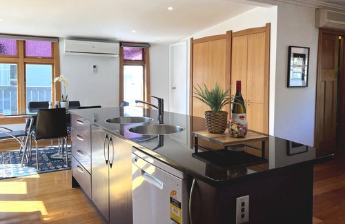 Waterloo House | Gorgeous Home, Free Parking, Netflix, Fibre Wi-fi