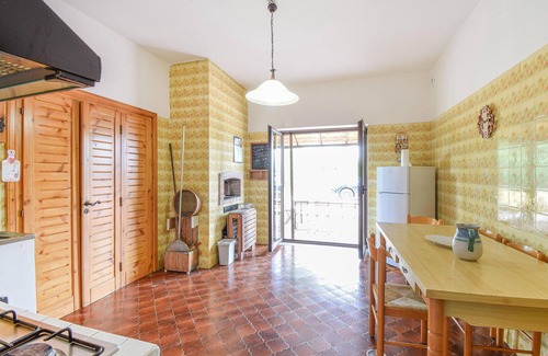 Carano House | Gorgeous home in Carano with kitchen