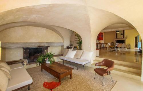 Clansayes House | Gorgeous Home In Clansayes Clansayes