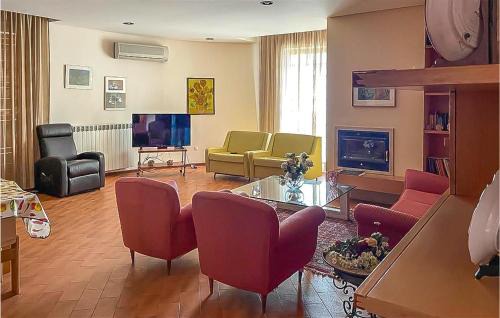 Comiso House | Gorgeous Home In Comiso With Wifi