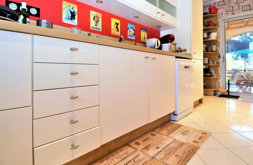 Eyragues House | Gorgeous home in Eyragues