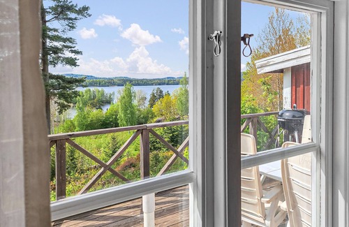 Granna House | Gorgeous home in Gränna with lake view