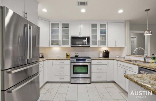 Zilker House | Gorgeous Home in Heart of Zilker with Full Kitchen