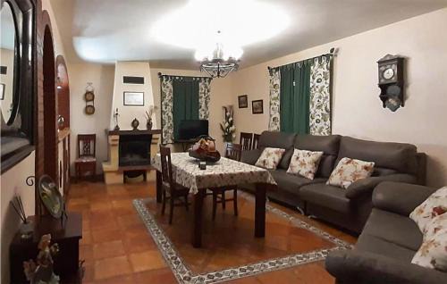 Iznajar House | Gorgeous Home In Iznajar