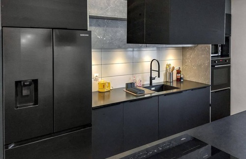 Morlaix House | Gorgeous home in Morlaix with kitchen