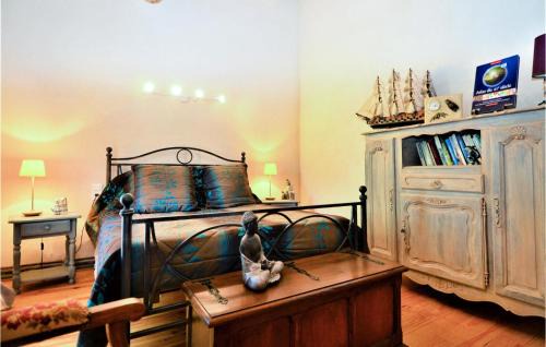 Arles House | Gorgeous Home In Moulès With Wifi