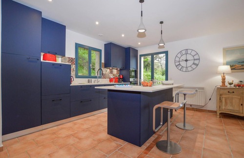 Nessa House | Gorgeous home in Nessa