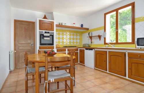 Tarascon House | Gorgeous home in Tarascon with WiFi