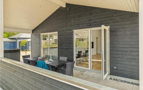Hoensinge House | Gorgeous Home In Vig With Kitchen