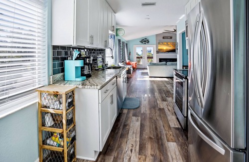 Treasure Island House | Gorgeous Home near John's Pass, Close to beach,*Pet Friendly * Beach Life 5