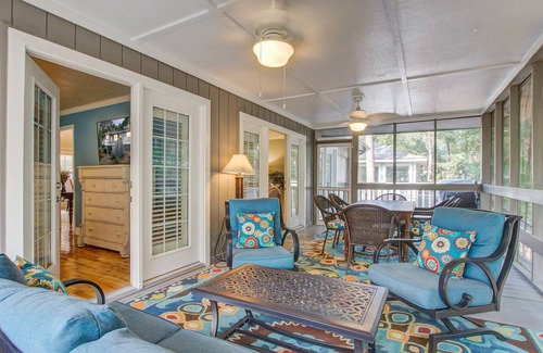 Twin Oaks House | Gorgeous home near the beach with screened porch, central AC, and gas grill