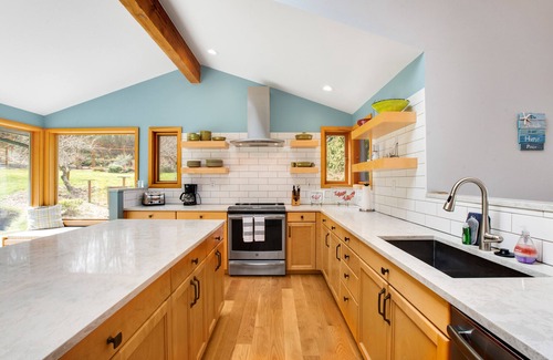 Port Angeles House | Gorgeous home on 10 acres with amazing ocean view