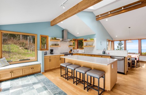 Port Angeles House | Gorgeous home on 10 acres with amazing ocean view