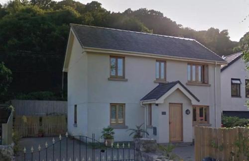 Oxwich House | Gorgeous Home on Oxwich Bay!