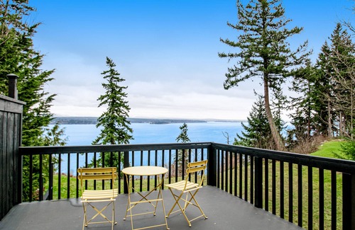Camano Island House | Gorgeous home with gas fireplace & enormous deck + mountain & water views