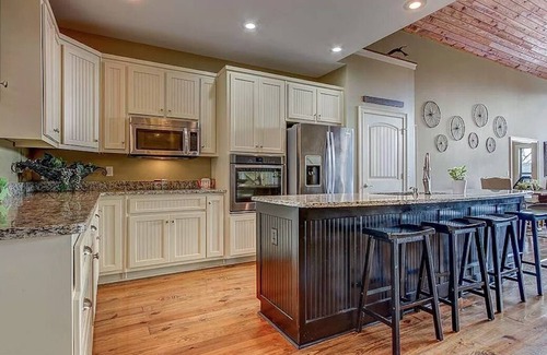 Wedowee House | GORGEOUS Huge Family Lake House Getaway - Less than 2 hours from Atlanta!