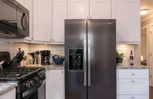 Royal Oak House | Gorgeous in Downtown Royal Oak! Designer Home, Perfect Reviews, 2 full baths!