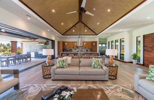 Kamuela House | Gorgeous Kauna'oa Home - 5BR, 6BA, 10-Minute Walk to Beaches!