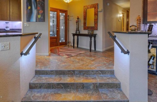 Lake Mirage House | Gorgeous LAKE FRONT Retreat w/Boat & Kayaks