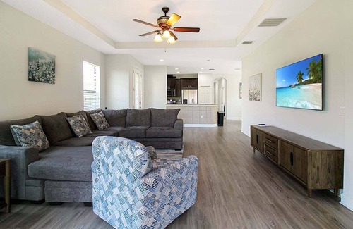 Braden River House | Gorgeous lakefront home in Esplanade Golf & Country Club in Lakewood Ranch - Palm Meadow