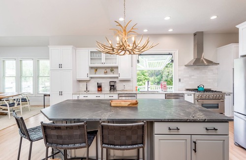 Lake Lure House | Gorgeous lakefront home with mountain sunset views & hot tub!