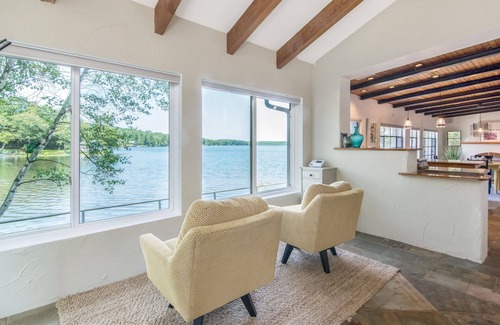 Hinesburg House | Gorgeous lakefront home close to Burlington!