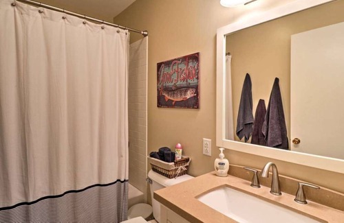 Hardy House | Gorgeous Lakefront Home in Hardy!