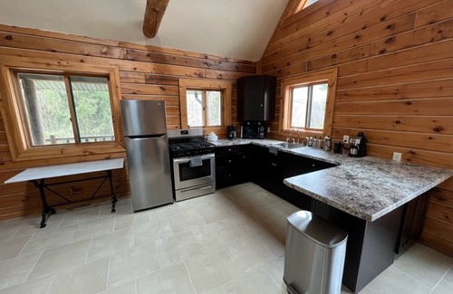 Weyauwega Cabin | Gorgeous lodge that offers beautiful view and access to the Little Wolf River