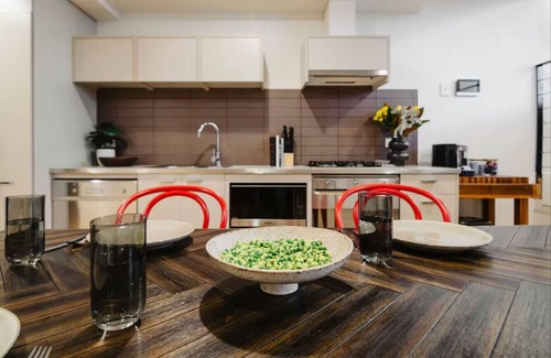 Melbourne Central Business District Apartment | Gorgeous Loft in Heritage Bldg
