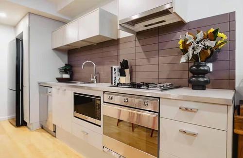 Melbourne Central Business District Apartment | Gorgeous Loft in Heritage Bldg