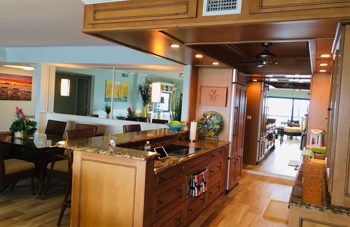 Moorings Condo | Gorgeous luxury 2 Bed Condo on the Gulf in Old Naples on the Gulf of Mexico